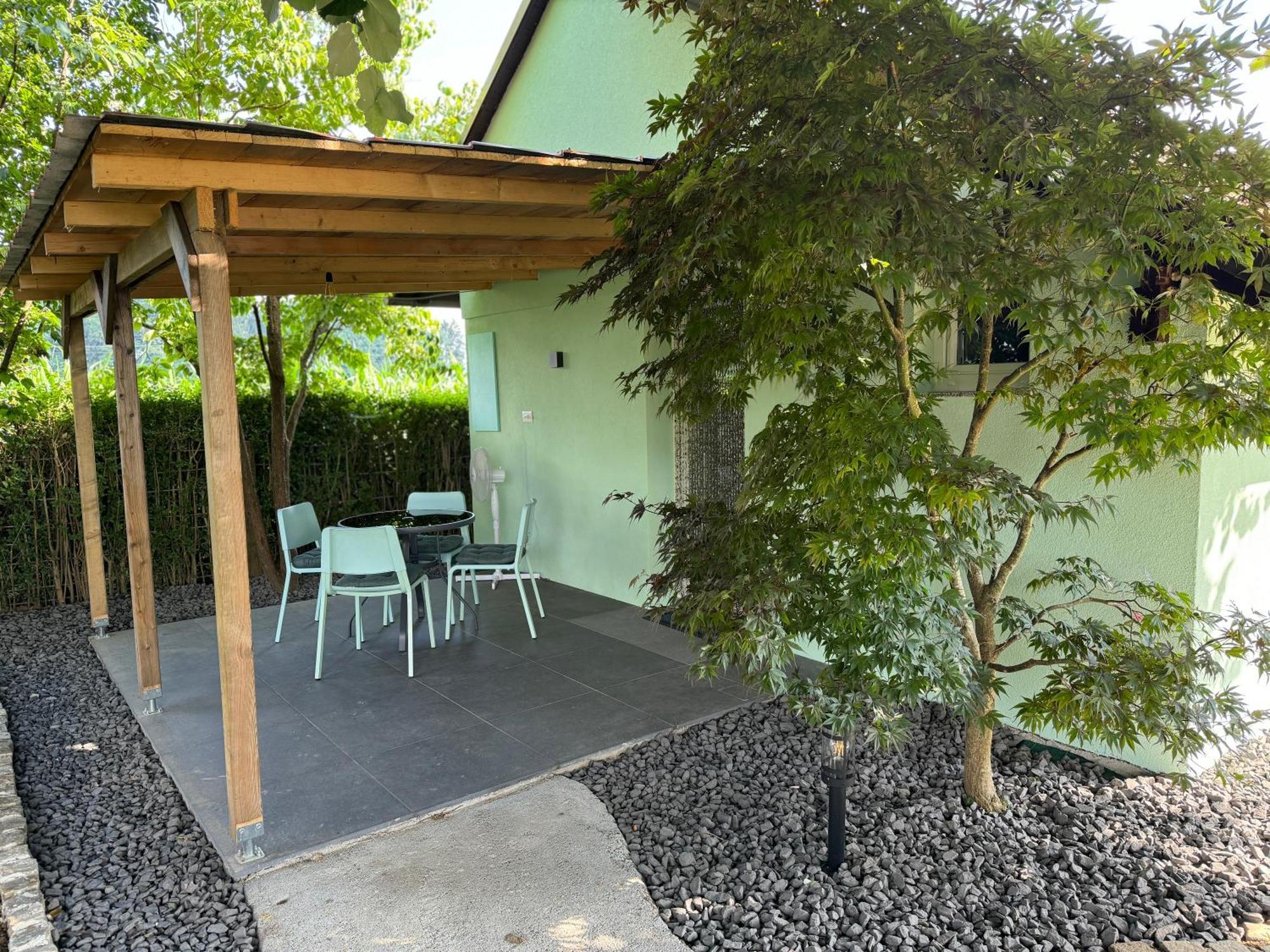 Green Oasis Garden Šenčur Bagian luar foto